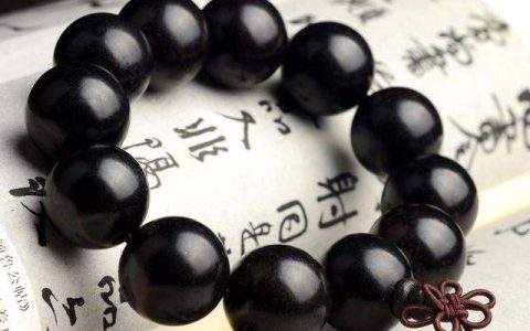 黑檀手串怎么盘得发乌 黑檀手串盘玩后的效果图欣赏