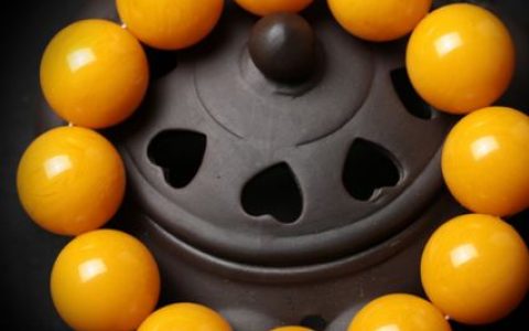 蜜蜡手串可以用水洗吗 怎么用清水清洁蜜蜡