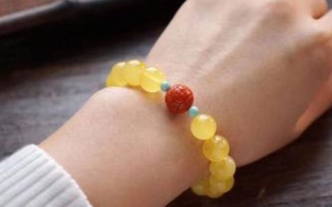 蜜蜡女士戴什么样的 女士蜜蜡饰品