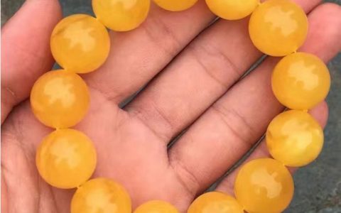 怎么分辨蜜蜡还是塑料 教你简单的两招