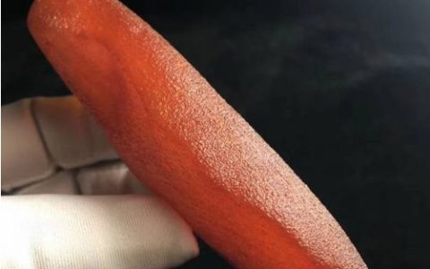 琥珀蜜蜡原石最好的多少钱一克 价格贵吗