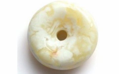 蜜蜡骨瓷白作假 怎么鉴别蜜蜡骨瓷白作假