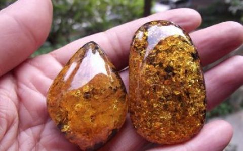 蜜蜡里面有爆花有收藏价值吗 值得收藏吗