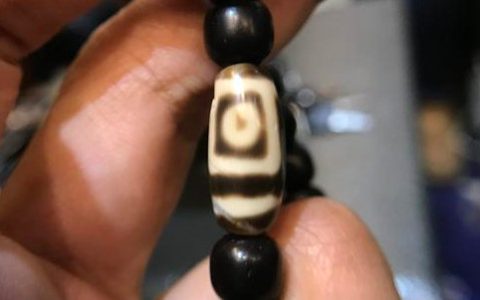 琉璃天珠一般价格是多少 怎么鉴别老天珠