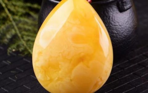 俄料的蜜蜡多少钱一克 俄料的蜜蜡价格