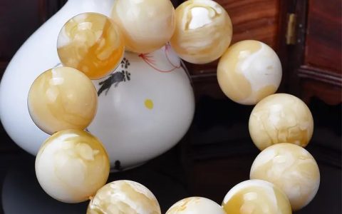 蜜蜡为什么会发白 蜜蜡纹路多好还是少好