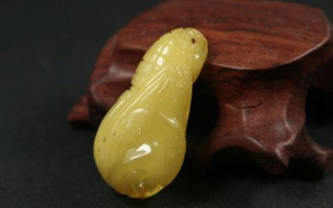 蜜蜡好保养吗 蜜蜡日常怎么保养好