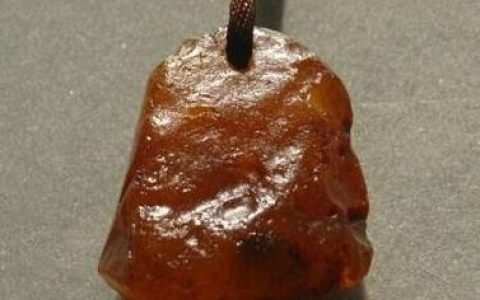 蜜蜡原石盘玩前后对比 蜜蜡原石和二代区别