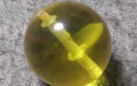 什么是冰片 蜜蜡冰片能养好吗