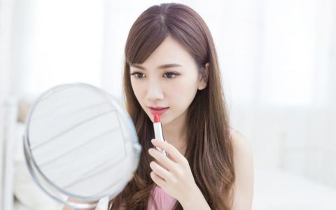 YSL水蜜桃86十八岁用会不会浪费（开启精致美妆初体验）